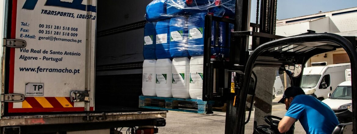 NAM Logistik mendukung proses pemuatan dan pengiriman barang