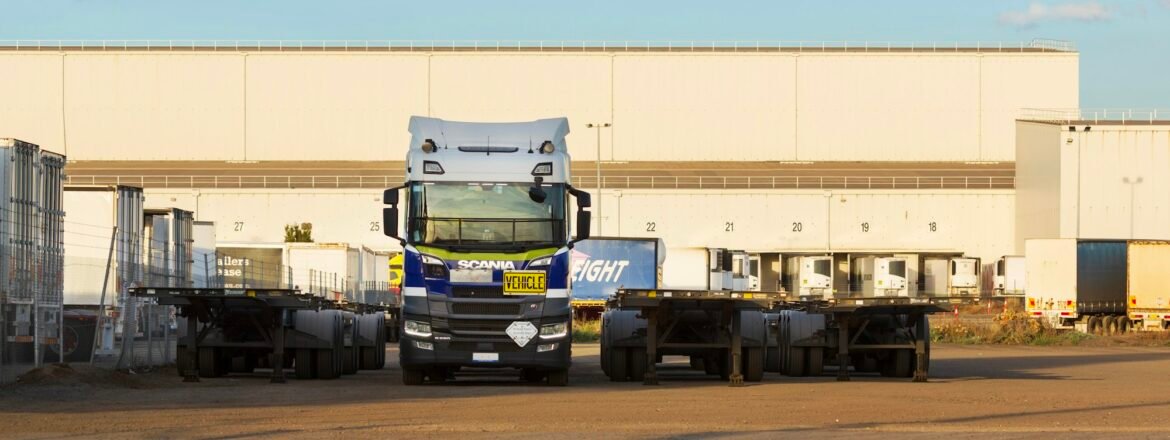 Layanan trucking dan distribusi darat NAM Logistics