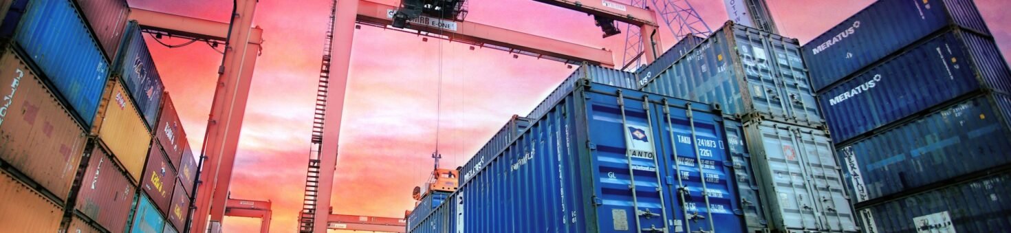 Jasa logistik perusahaan untuk pengiriman antarpulau